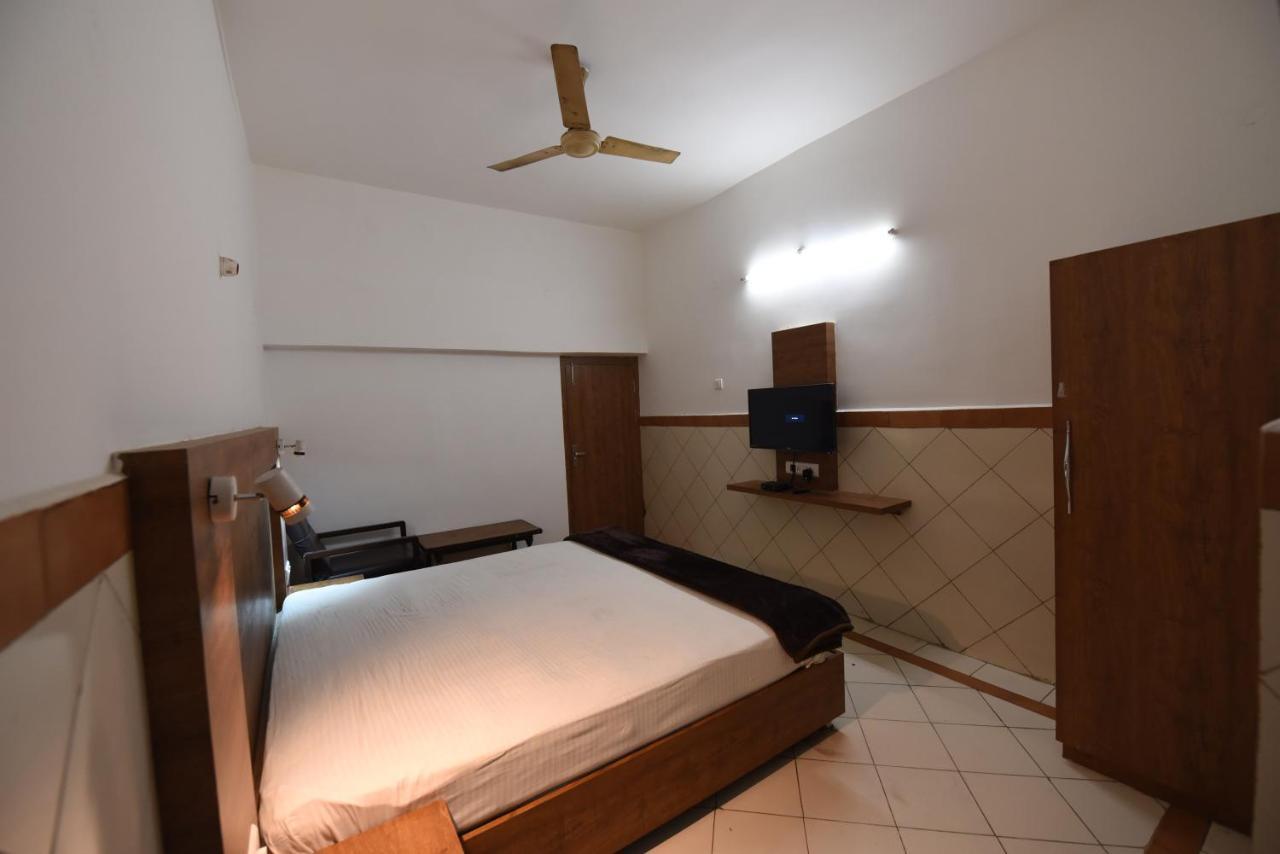 Hotel Mayur Горакхпур Номер фото